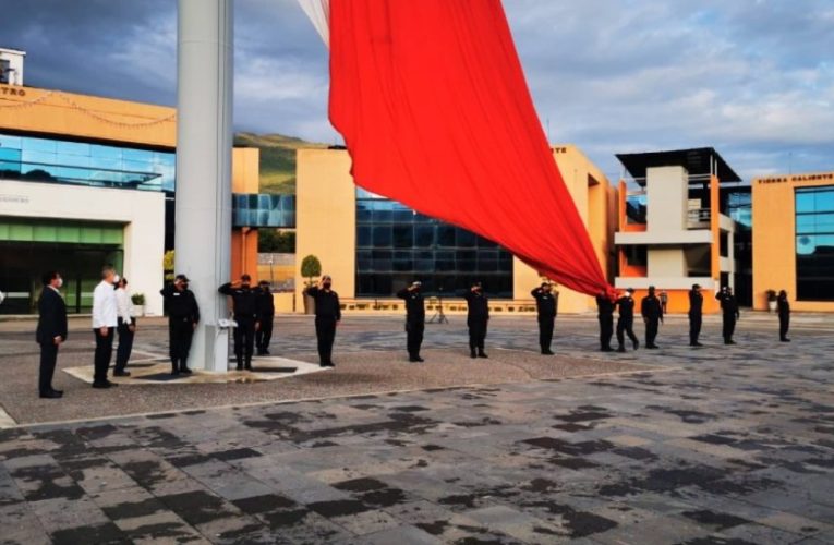 Conmemoran en Guerrero, con toque de silencio y bandera a media asta, a víctimas del COVID-19