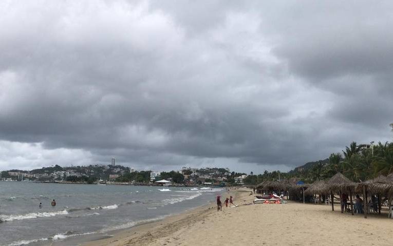 Continuarán lluvias en guerrero por Onda Tropical número 31