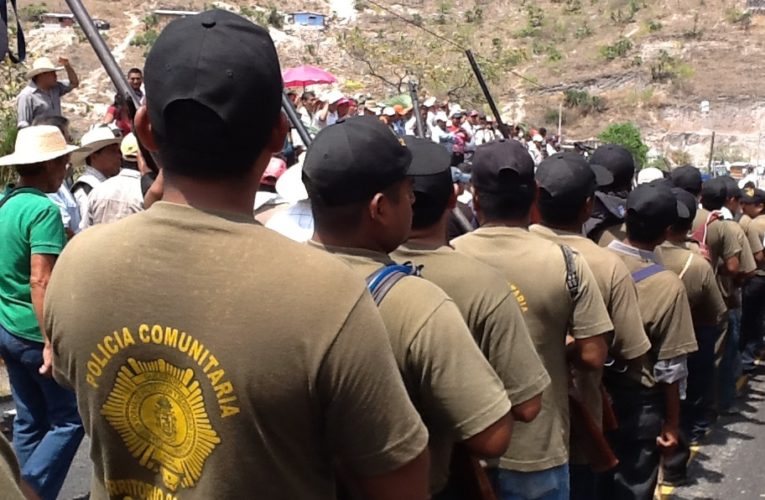 Policías Comunitarios de Guerrero piden devolución de armas