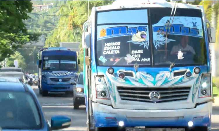 Desacata el transporte público de Acapulco aforo del 50% en las unidades