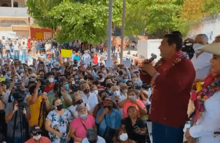 «El INE va a caer», insiste Félix Salgado en el primer acto de campaña de Evelyn Salgado