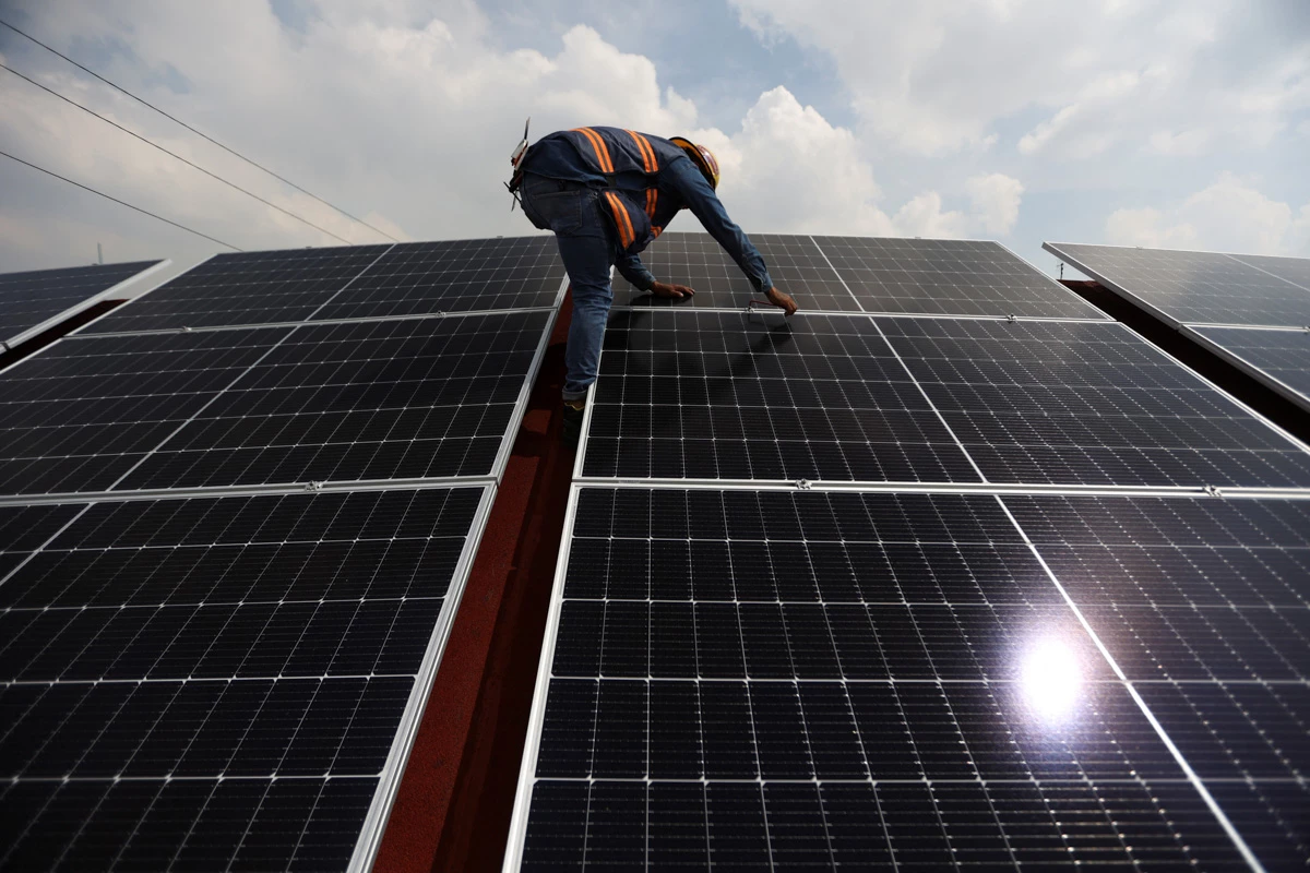 La compañía prevé que la nueva planta solar abastecerá entre el 10% y 15% de energía al yacimiento de oro denominado Media Luna. (LUIS CORTES/REUTERS)