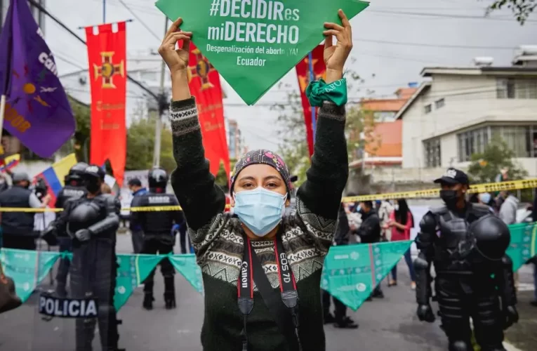 En Guerrero continúan presas 10 mujeres por haber abortado