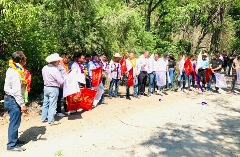 Se dio el banderazo de inicio de la pavimentación del camino Puerto del Varal-Corral en la región de la Sierra