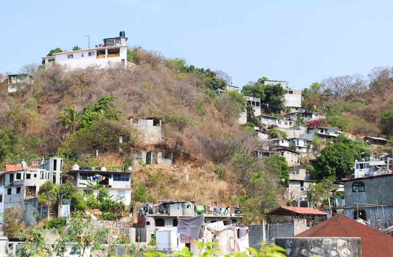 La Coordinación de Protección Civil informó que en la capital unas seis mil 310 personas viven en zonas de alto riesgo.