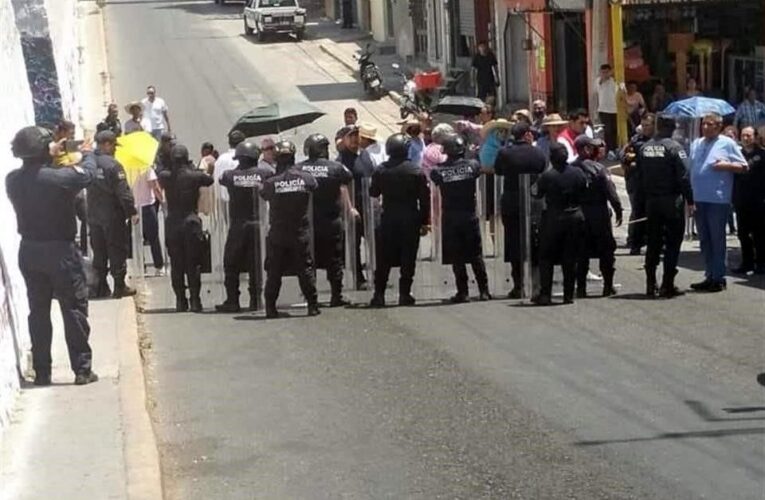 Acapulco y Chilpancingo no reciben agua potable y sus habitantes se manifestaron para exigir el abasto ante las intensas temperaturas.