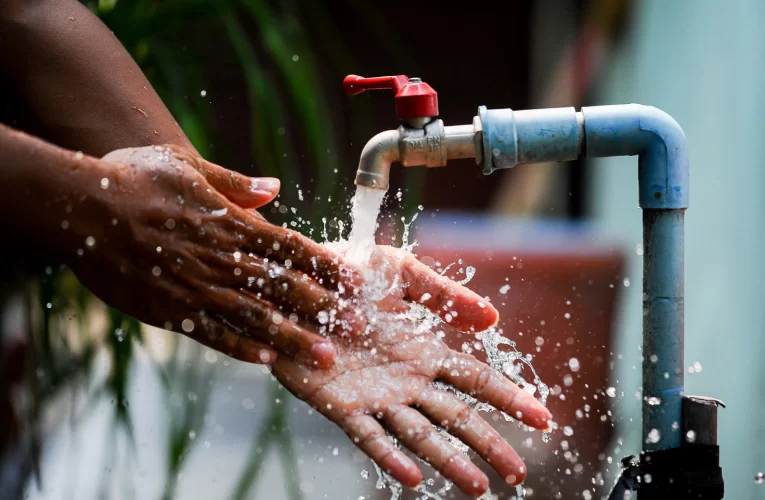 Solo el 9.8 por ciento de la población de Guerrero tiene acceso al agua potable, de acuerdo con datos de la Comisión Nacional del agua (Conagua).