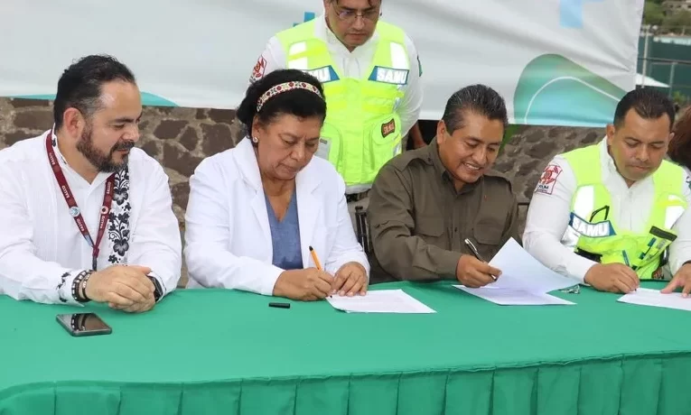 Aidé Ibarez Castro, secretaria de Salud de Guerrero, inauguró una unidad dedicada a atender urgencias y realizar traslados médicos.