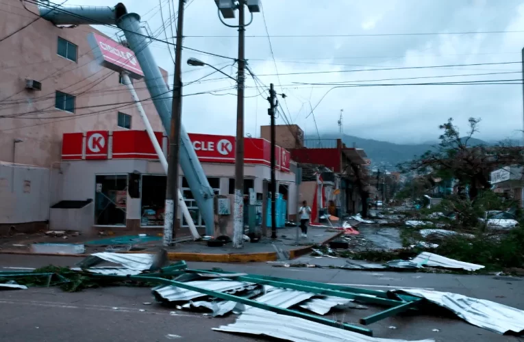 Hay grandes daños en el sistema de electricidad en Guerrero, informa la CFE