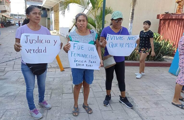 Asesinan a estudiante de la UAGro y cientos exigen que se haga justicia