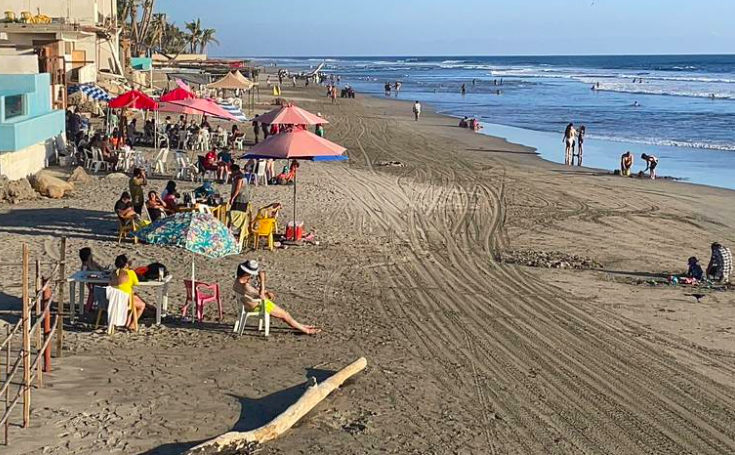 La playa Bonfil en Acapulco, considerada la capital del surf, ya se recuperó y ya la puedes visitar