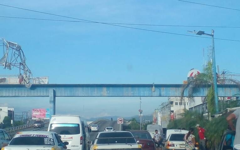 Un puente en Guerrero está a punto de colapsar