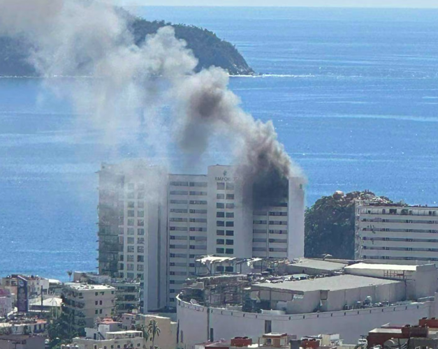 Se incendia el famoso Hotel Emporio en Acapulco