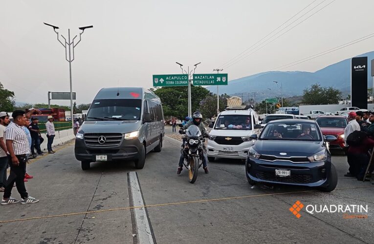 Liberan la Autopista del Sol tras 8 horas de bloqueo